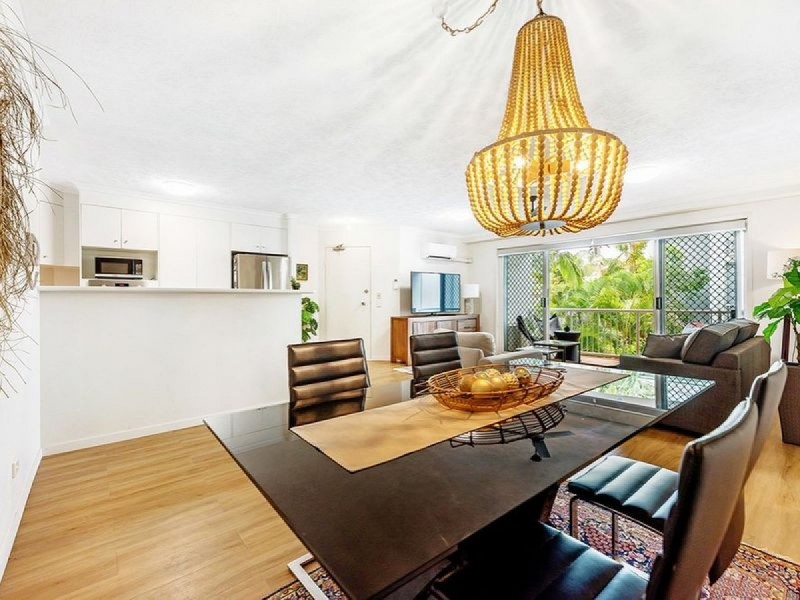 9/32 Second Avenue, Broadbeach QLD 4218