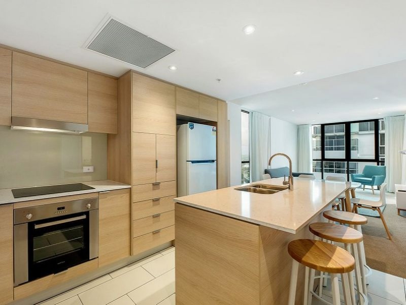 2302/2663 Gold Coast Highway, Broadbeach QLD 4218