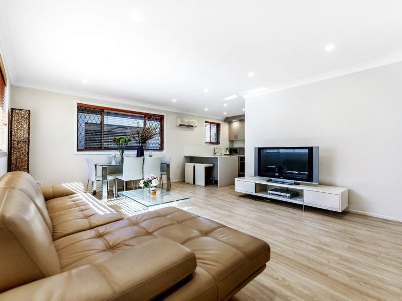 14 Chant Street, Broadbeach Waters QLD 4218