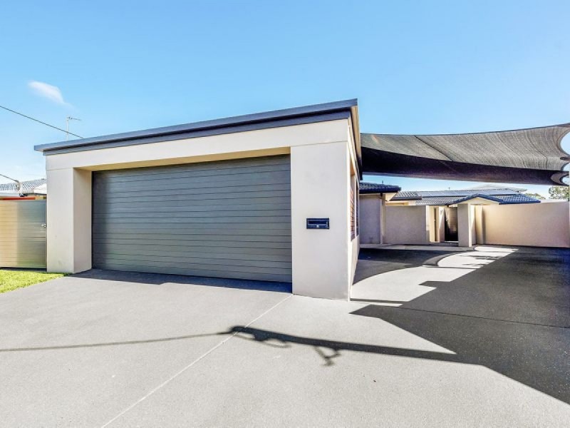 14 Chant Street, Broadbeach Waters QLD 4218