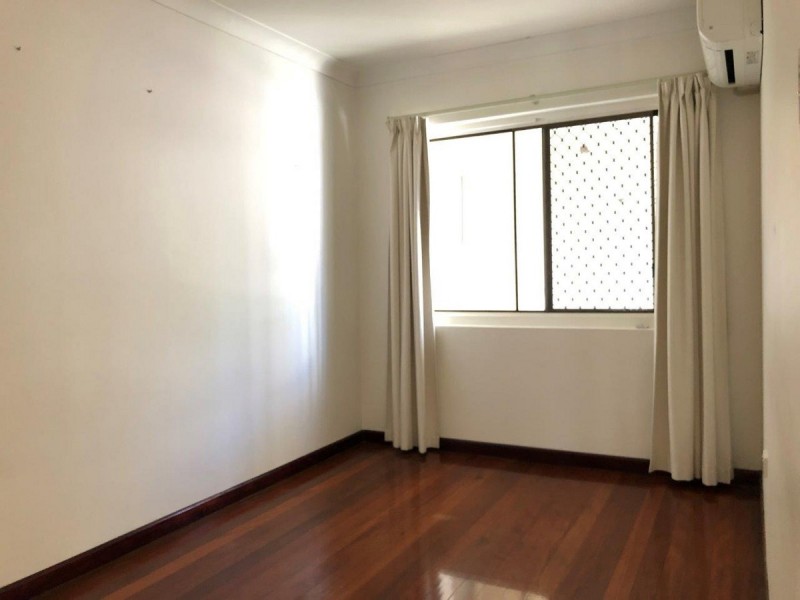 4/16 Elizabeth Avenue, Broadbeach QLD 4218