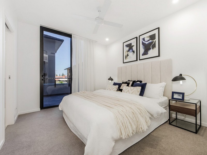 704/95 Old Burleigh Road, Broadbeach QLD 4218