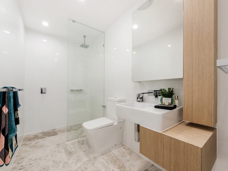 704/95 Old Burleigh Road, Broadbeach QLD 4218