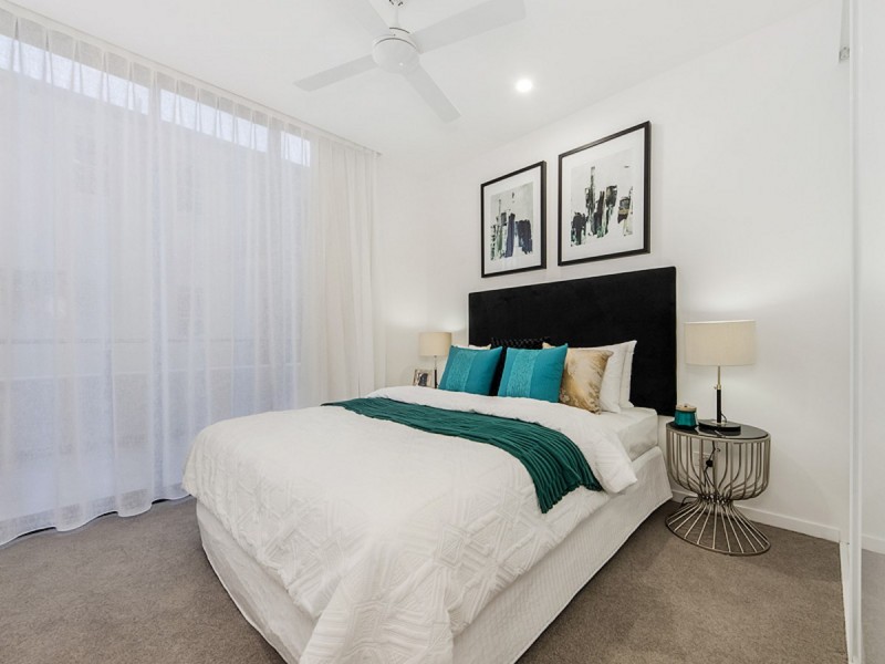 704/95 Old Burleigh Road, Broadbeach QLD 4218