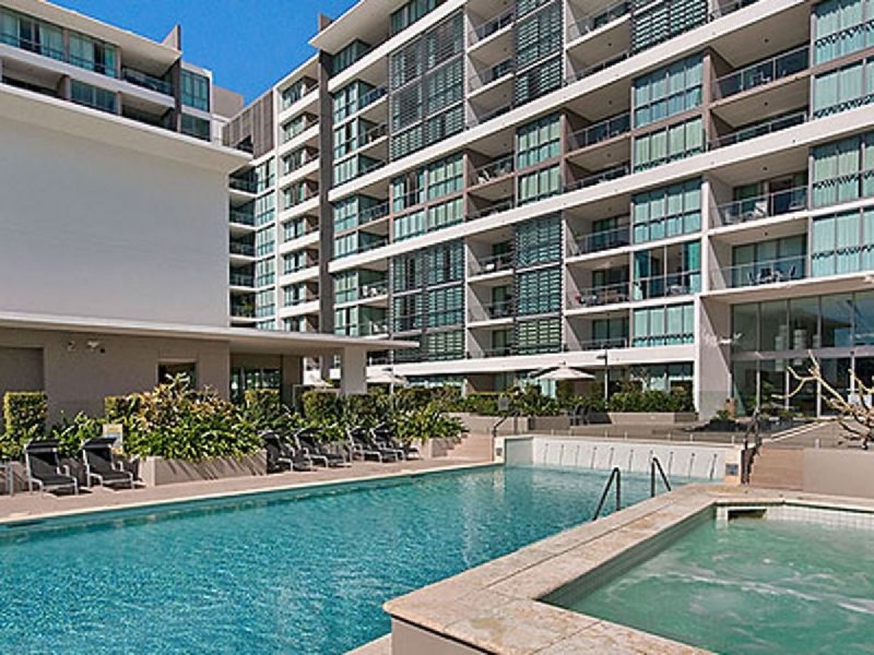 2009/33 T E Peters Drive, Broadbeach QLD 4218