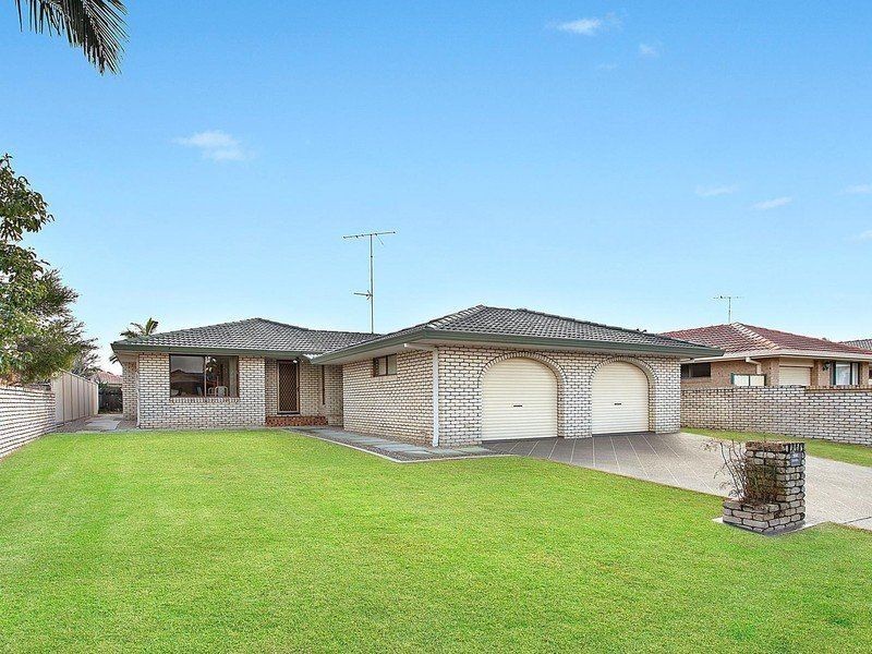 26 Firmin Court, Mermaid Waters QLD 4218