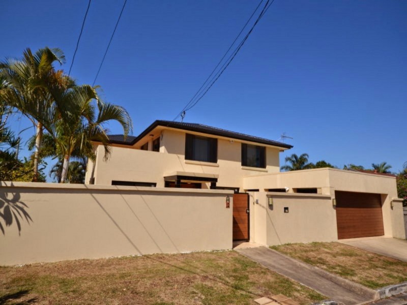12 Raymond Avenue, Bundall QLD 4217