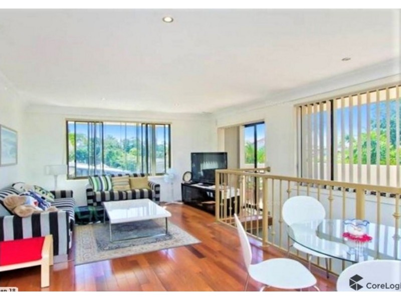 12 Raymond Avenue, Bundall QLD 4217