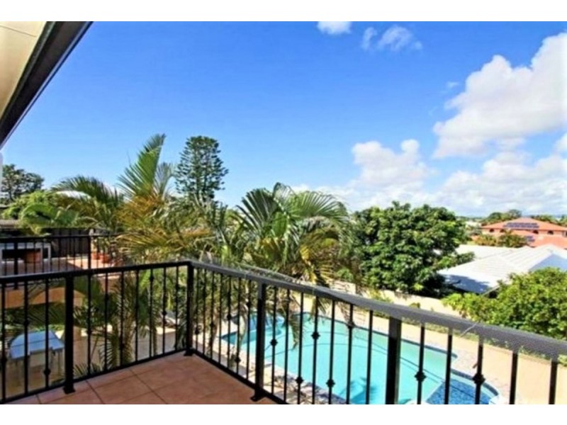 12 Raymond Avenue, Bundall QLD 4217