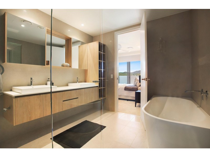 703/601 The Glades Drive, Robina QLD 4226