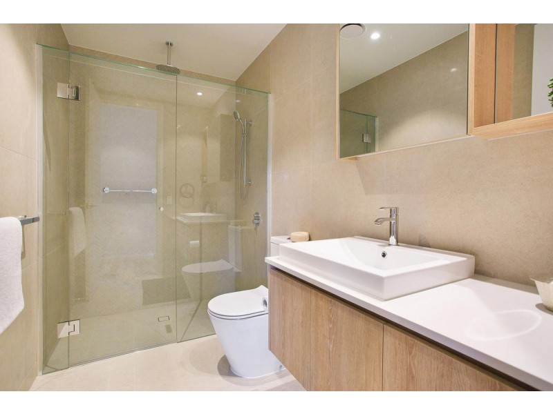 703/601 The Glades Drive, Robina QLD 4226