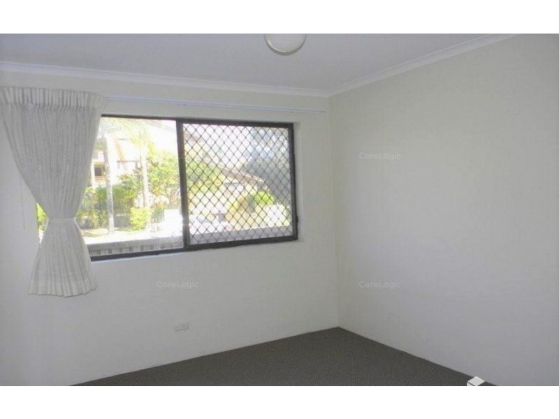 2/152 Surf Parade, Broadbeach QLD 4218