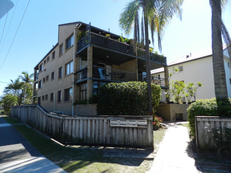 2/152 Surf Parade, Broadbeach QLD 4218