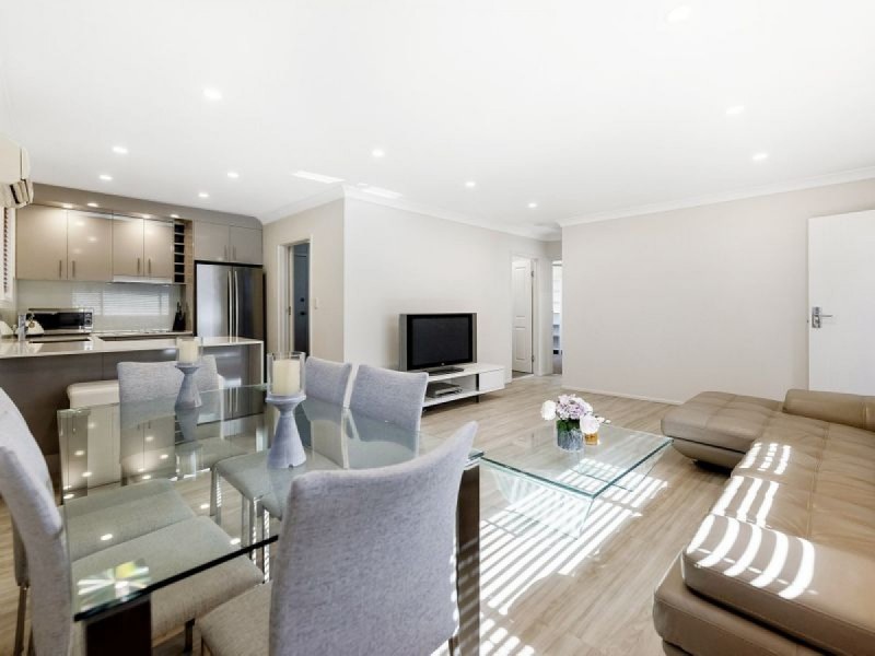 14 Chant Street, Broadbeach Waters QLD 4218