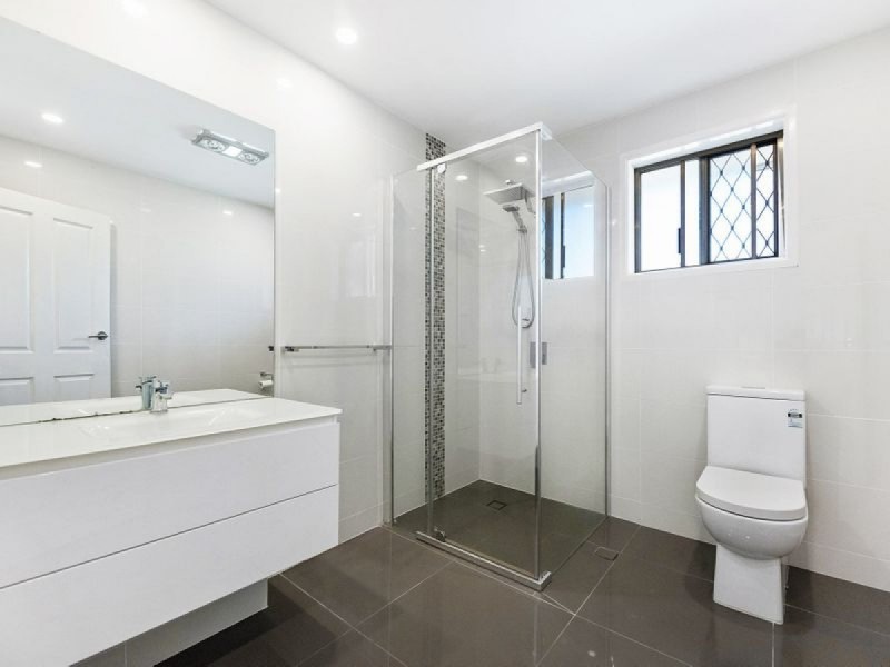 14 Chant Street, Broadbeach Waters QLD 4218