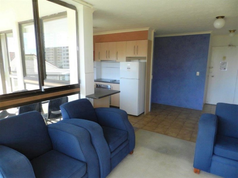 8/12 Queensland Avenue, Broadbeach QLD 4218