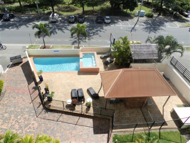 8/12 Queensland Avenue, Broadbeach QLD 4218