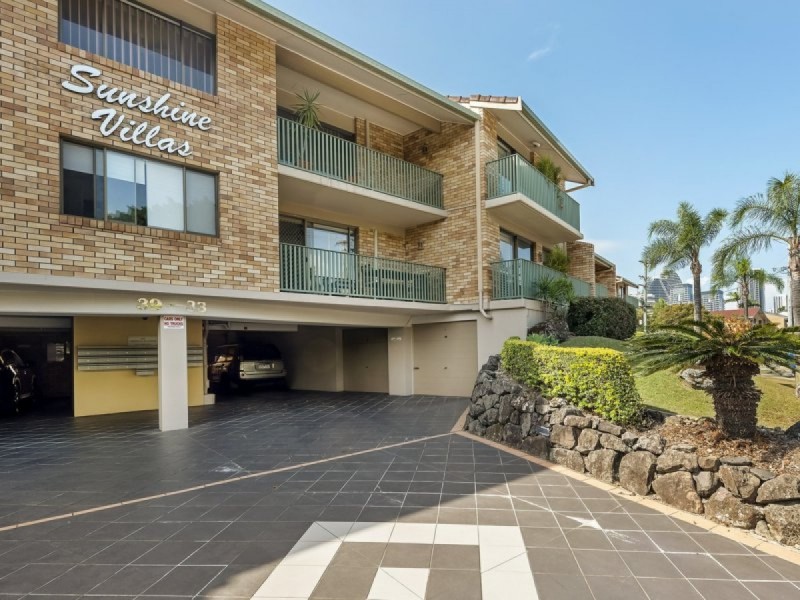 14/37 Hooker Boulevard, Broadbeach QLD 4218