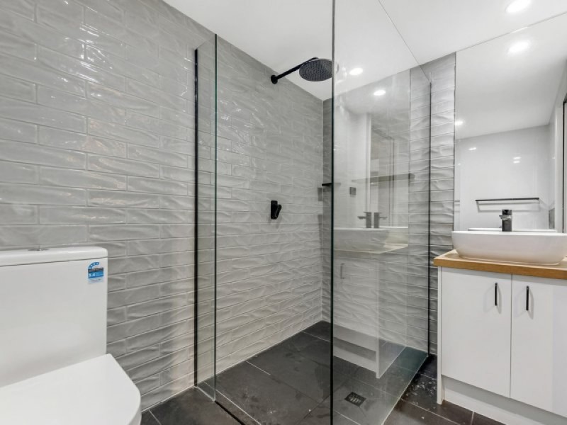 14/37 Hooker Boulevard, Broadbeach QLD 4218