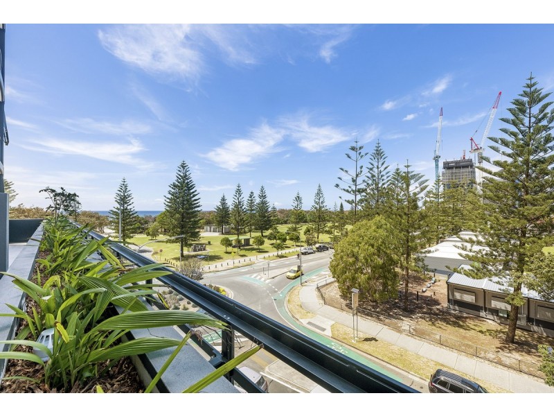 303/185 Old Burleigh Road, Broadbeach QLD 4218