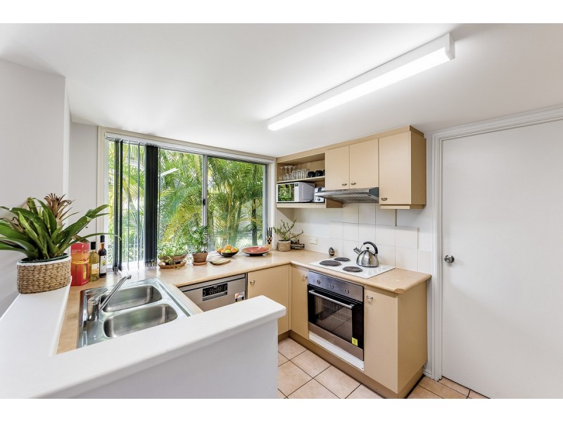 213/215 Cottesloe Drive, Mermaid Waters QLD 4218