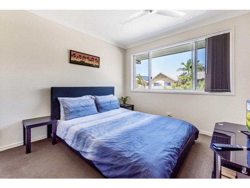 213/215 Cottesloe Drive, Mermaid Waters QLD 4218