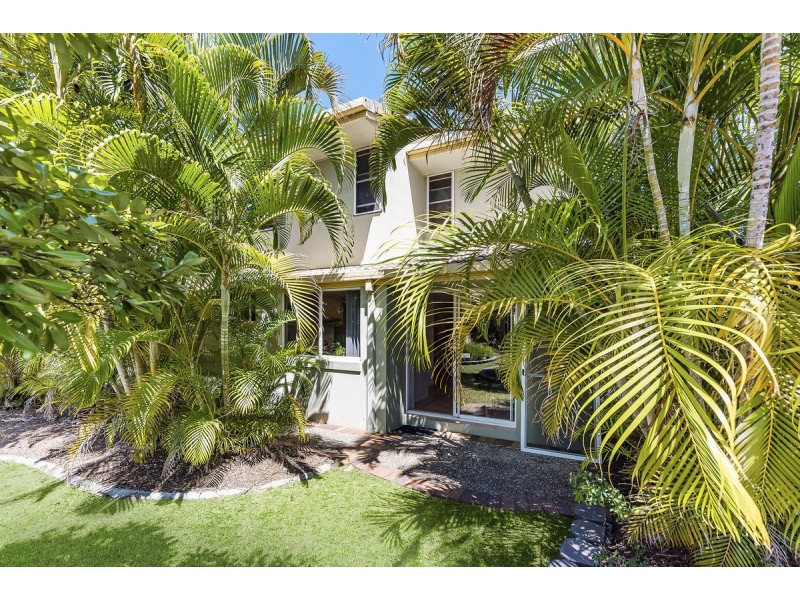 213/215 Cottesloe Drive, Mermaid Waters QLD 4218