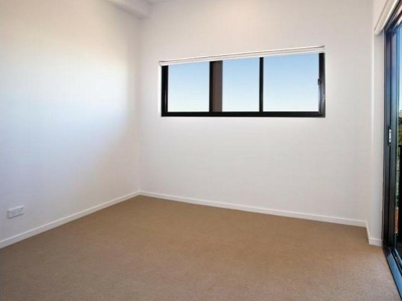 604/9 Hooker Boulevard, Broadbeach QLD 4218