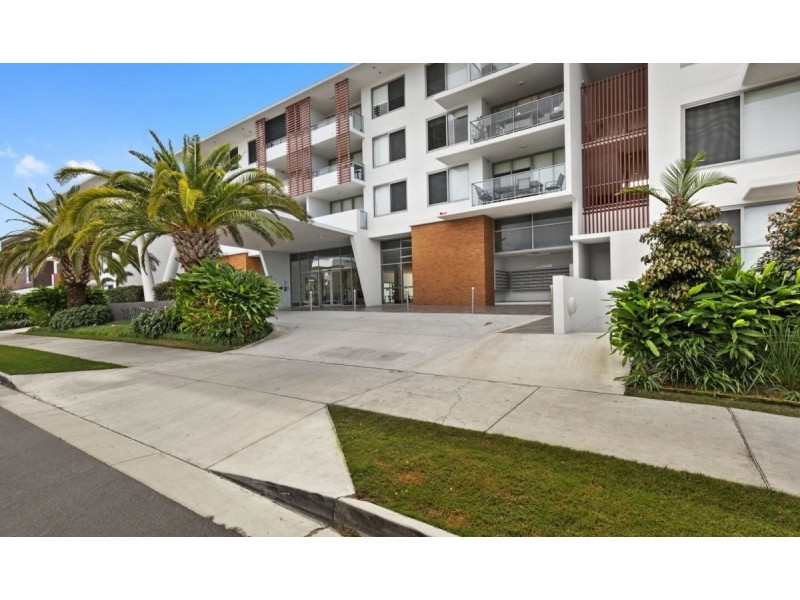 2304/1 Waterford Court, Bundall QLD 4217