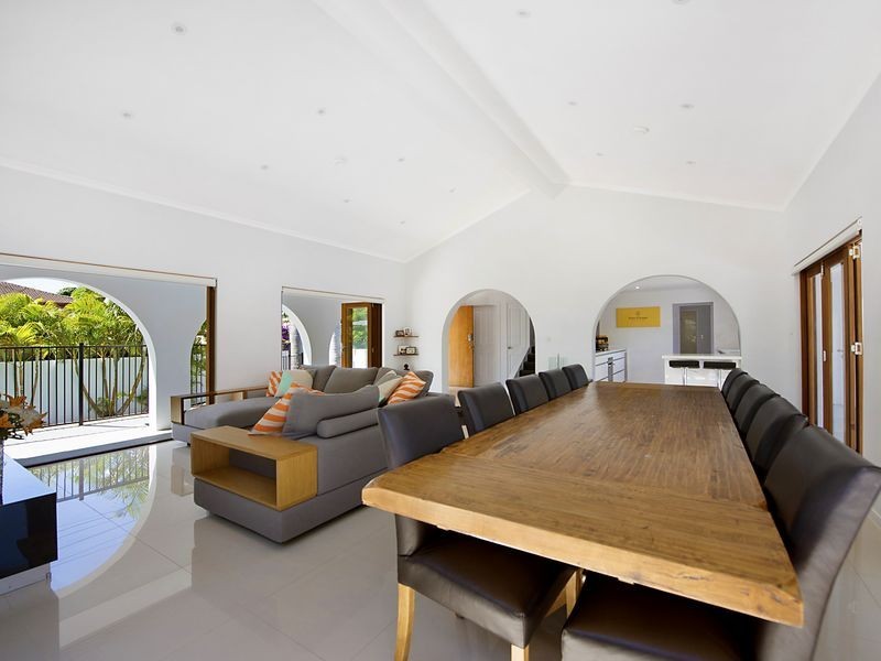 7 Pacific Boulevard, Broadbeach Waters QLD 4218