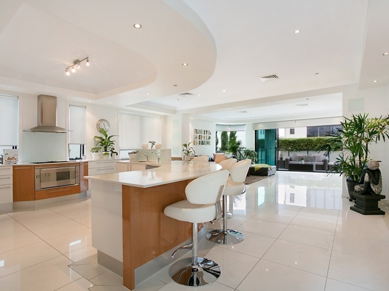 30 Tamborine Street, Mermaid Beach QLD 4218