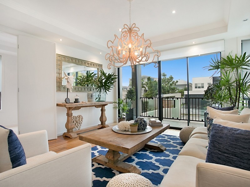 30 Tamborine Street, Mermaid Beach QLD 4218