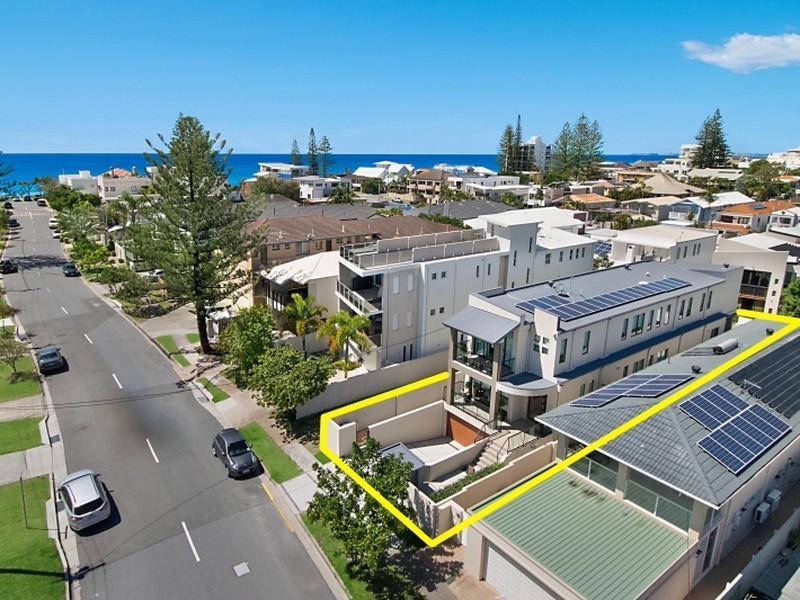 30 Tamborine Street, Mermaid Beach QLD 4218