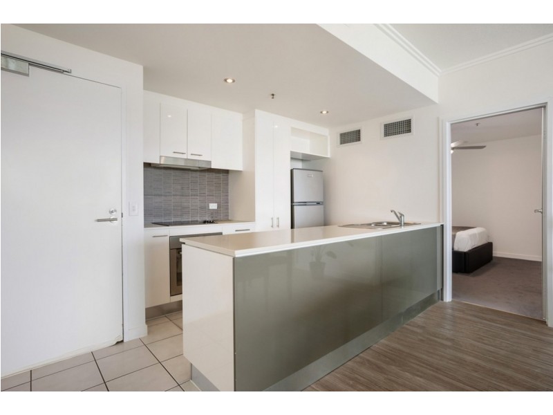 2802/33 T E PETERS Drive, Broadbeach Waters QLD 4218