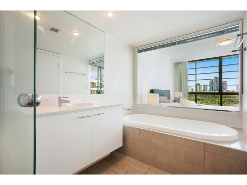 2802/33 T E PETERS Drive, Broadbeach Waters QLD 4218