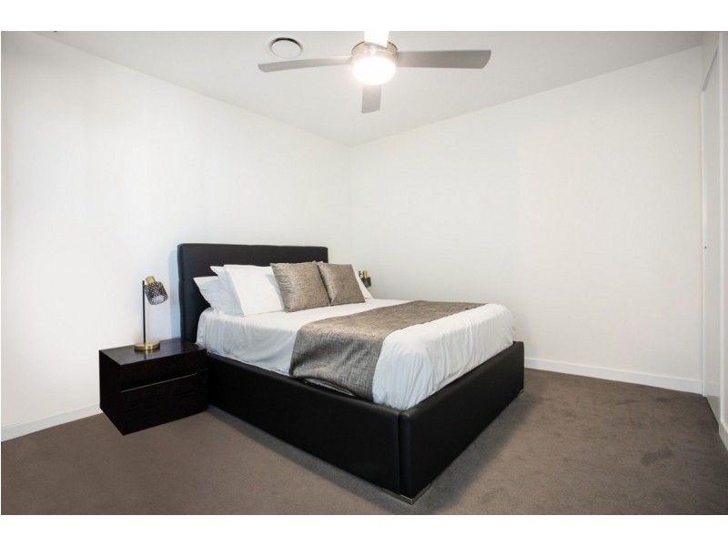 2802/33 T E PETERS Drive, Broadbeach Waters QLD 4218