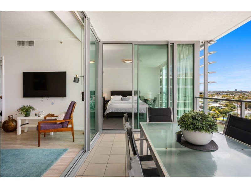 2802/33 T E PETERS Drive, Broadbeach Waters QLD 4218