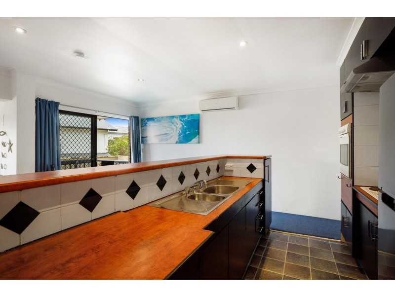 4/18 Sunshine Boulevard, Broadbeach Waters QLD 4218