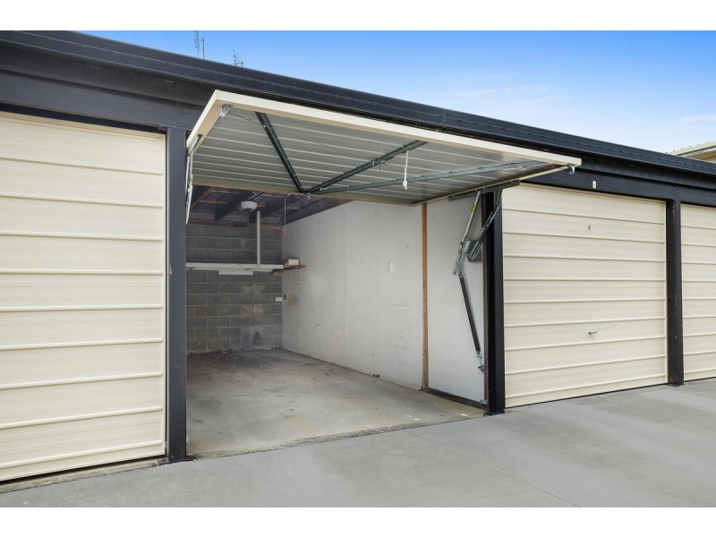 4/18 Sunshine Boulevard, Broadbeach Waters QLD 4218