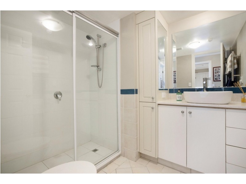 2315/24 Queensland Avenue, Broadbeach QLD 4218