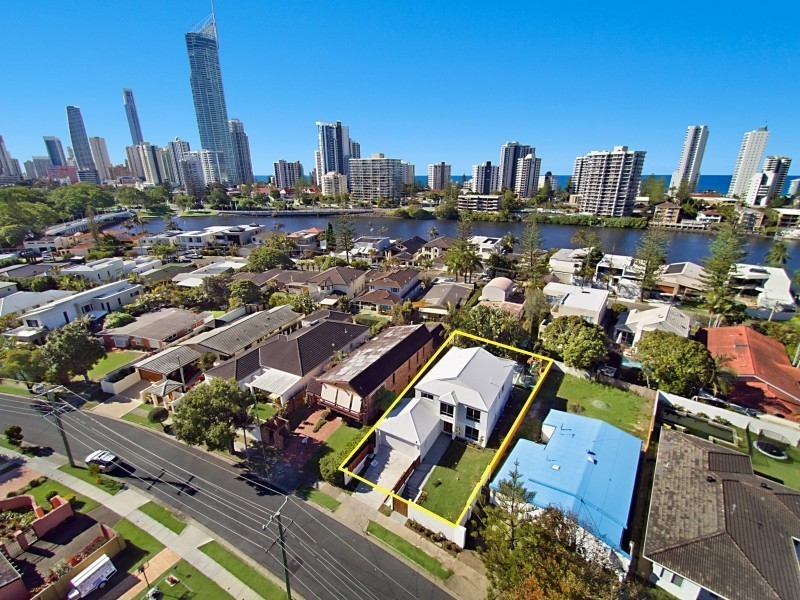 20 Brindisi Avenue, Isle Of Capri QLD 4217