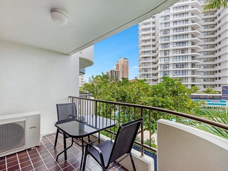 201/8 Albert Avenue, Broadbeach QLD 4218