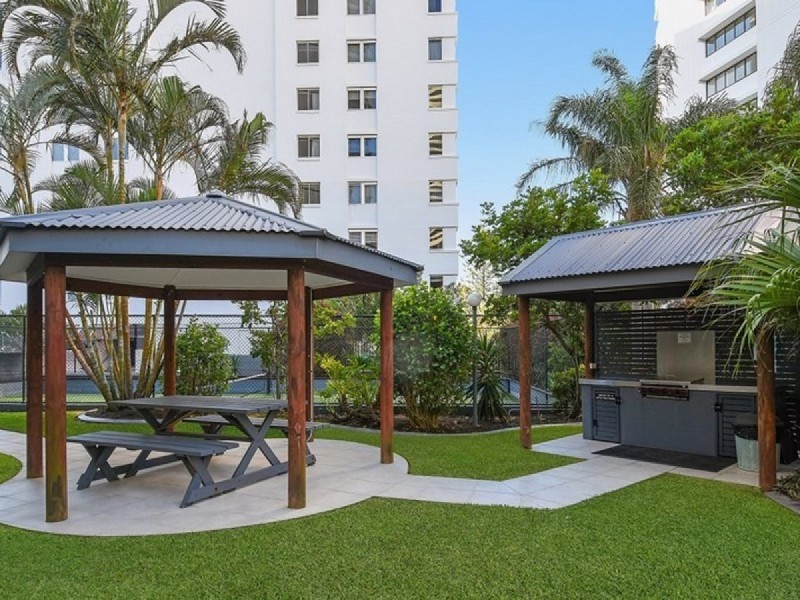 201/8 Albert Avenue, Broadbeach QLD 4218