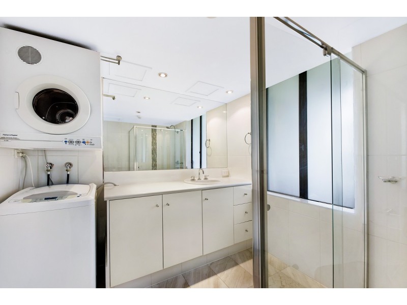 201/8 Albert Avenue, Broadbeach QLD 4218