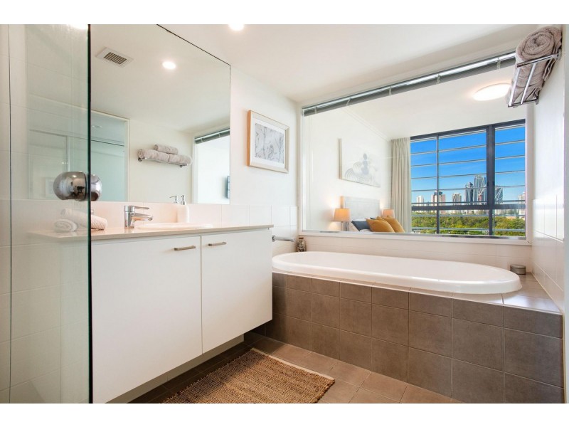 2805/33 T E Peters Drive, Broadbeach Waters QLD 4218