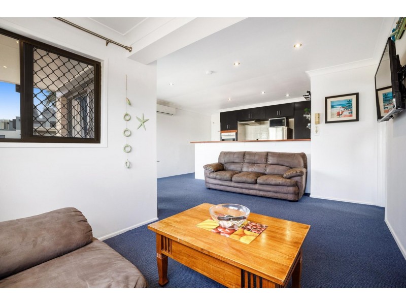 4/18 Sunshine Boulevard, Broadbeach Waters QLD 4218