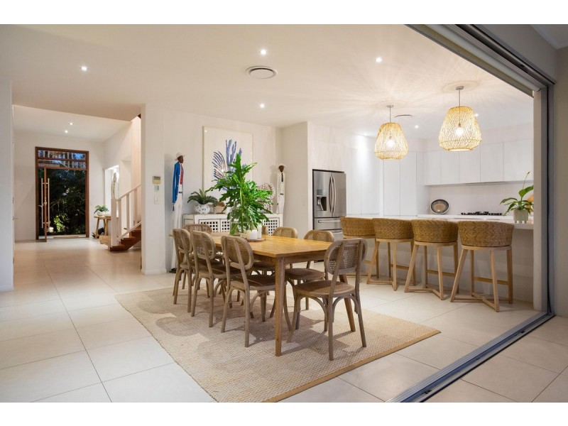 43 Boomerang Crescent, Sorrento QLD 4217