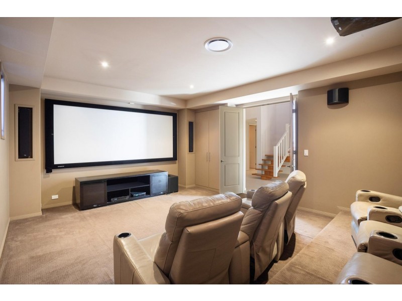 43 Boomerang Crescent, Sorrento QLD 4217