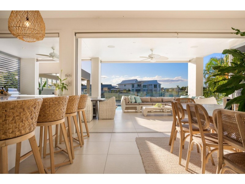 43 Boomerang Crescent, Sorrento QLD 4217