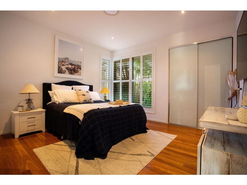 43 Boomerang Crescent, Sorrento QLD 4217